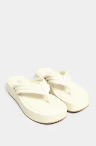 Sandalen mit Zehenriemen