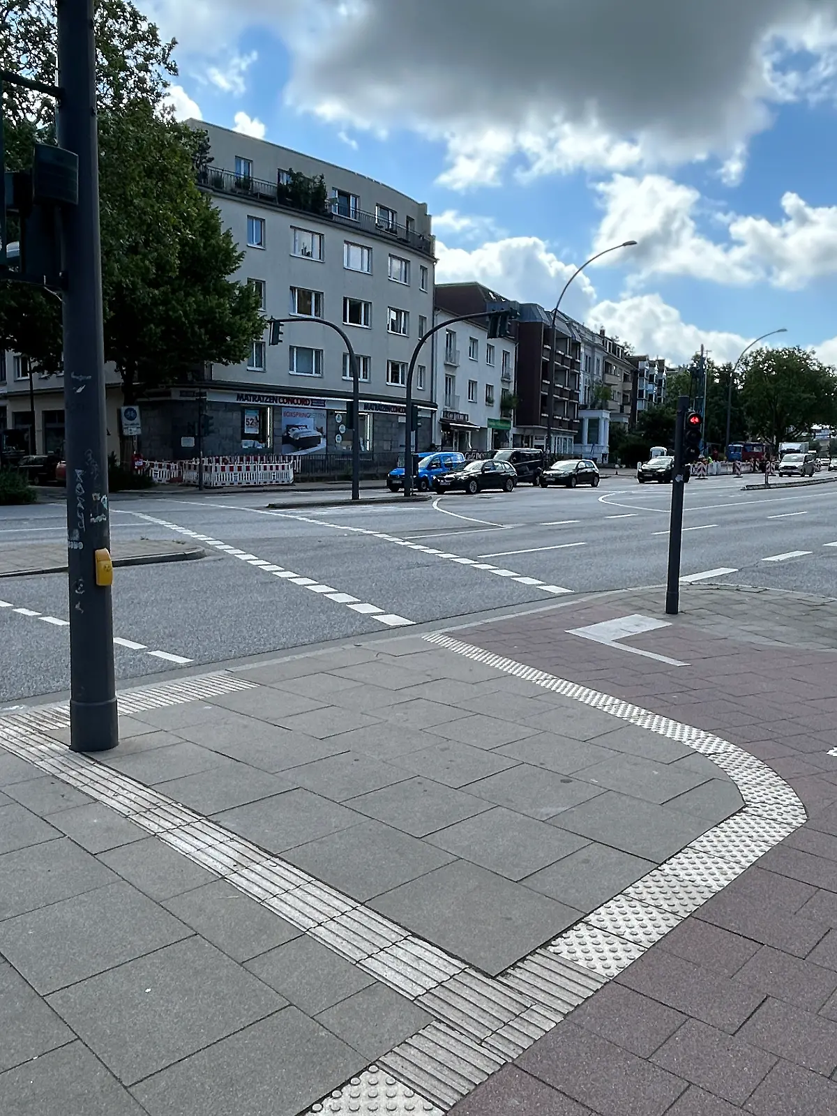 So sieht sie aus: Hamburgs schlimmste Kreuzung für Menschen mit Sehbehinderung.