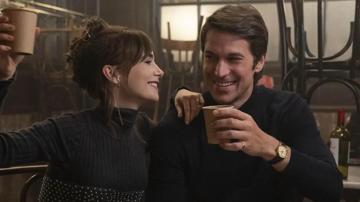 Erste Bilder zu "Emily in Paris": Kommen Emily und Gabriel zusammen?