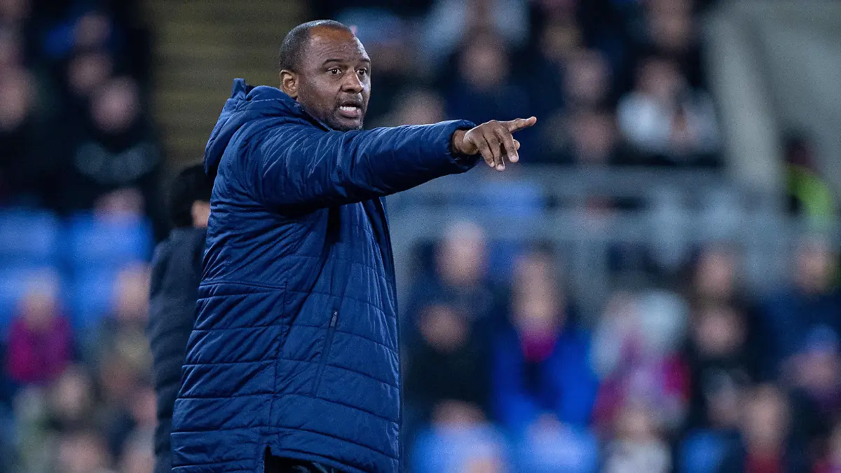 LONDON, ENGLAND - APRIL 04: manager Patrick Vieira of Crystal Palace during the Premier League match between Crystal Palace and Arsenal at Selhurst Park on April 4, 2022 in London, United K EDITORIAL USE ONLY. No use with unauthorized audio, video, data, fixture lists, club/league logos or live services. Online in-match use limited to 120 images, no video emulation. No use in betting, games or single club/league/player publications Crystal Palace v Arsenal - Premier League Copyright: xSebastianxFrejx 