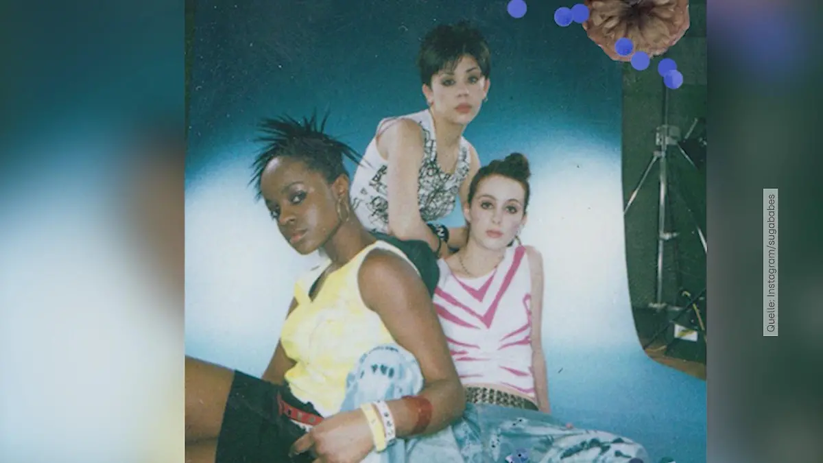 Sugababes treten in einem Berliner Kiosk auf Späti außer Rand und Band