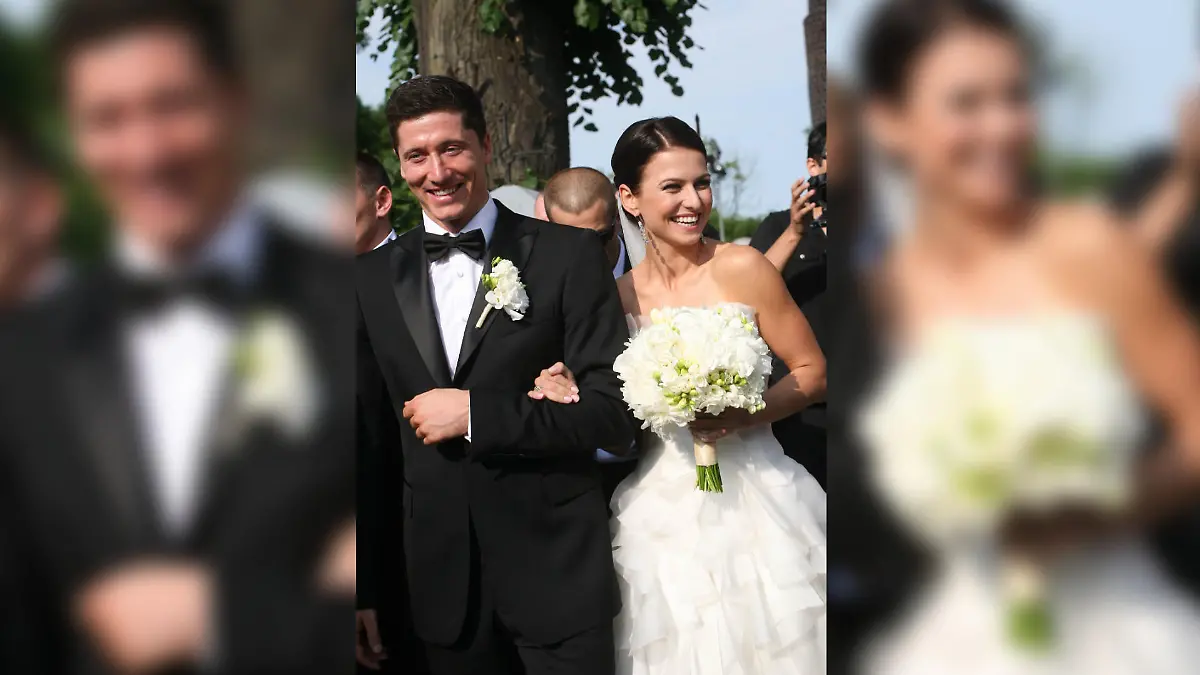 Im Juni 2013 hat Robert Lewandowski seine Anna in Serock geheiratet.