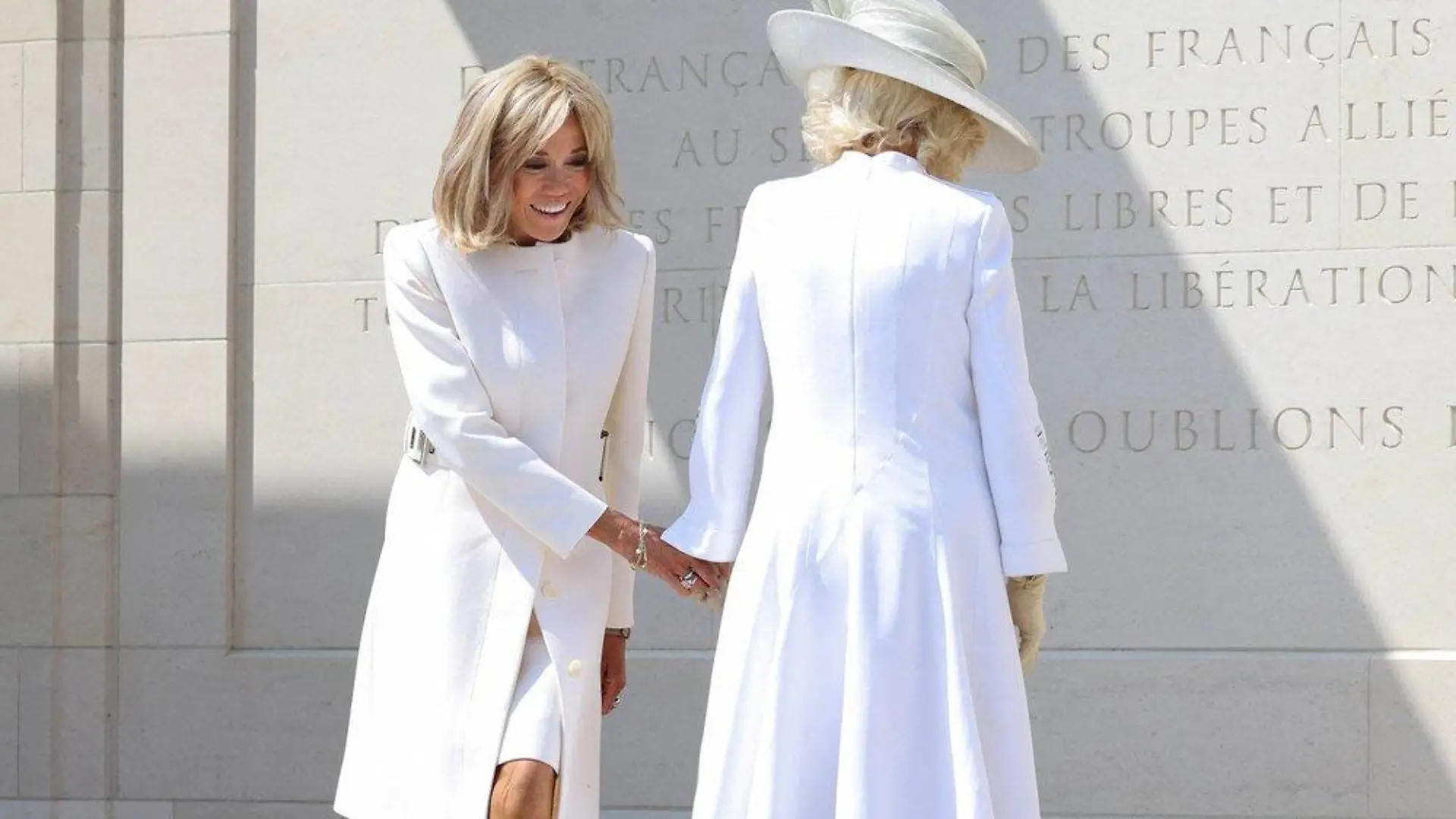 Fauxpas bei D-Day-Gedenken: Königin Camilla will nicht berührt werden