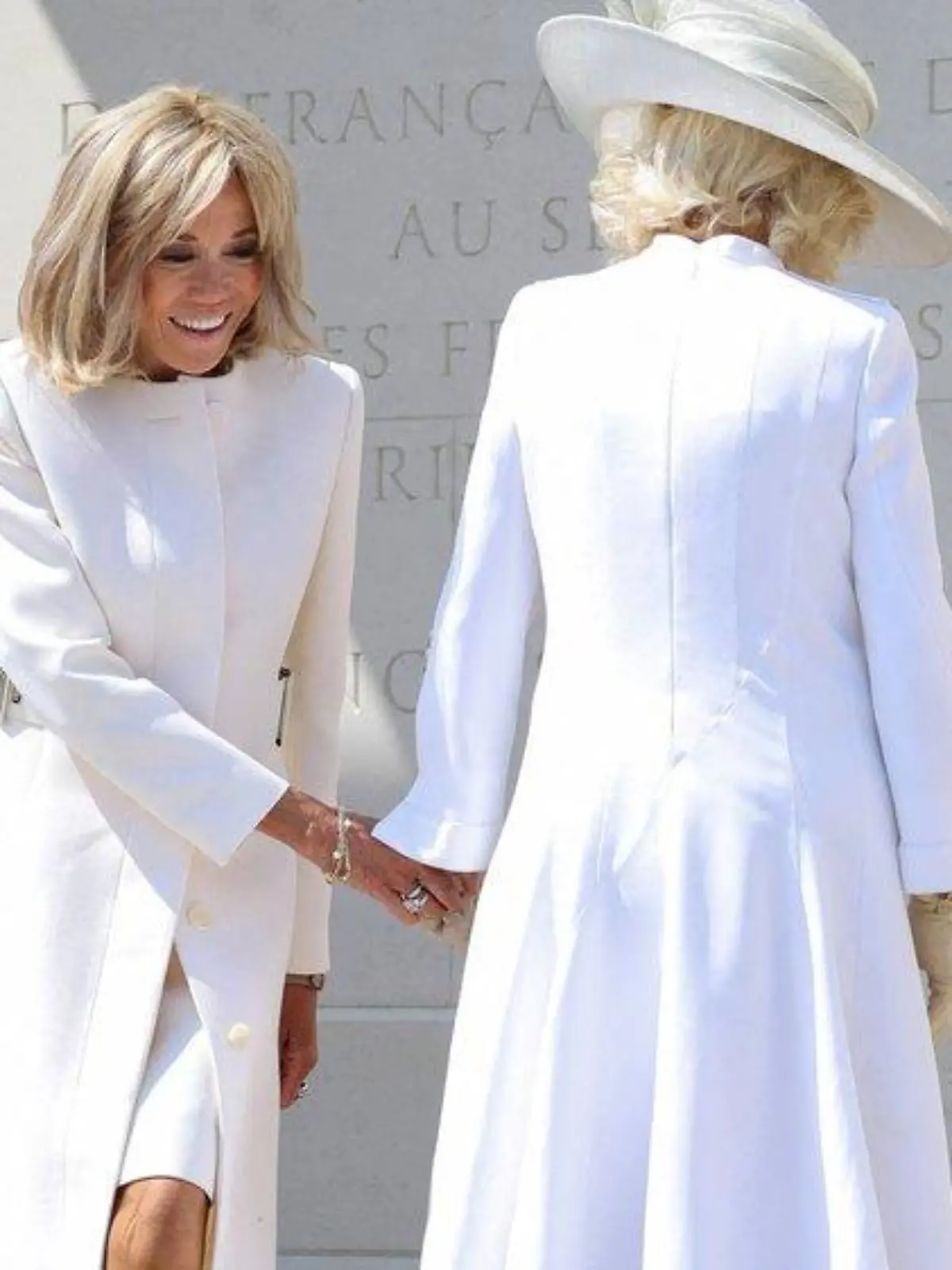Fauxpas bei D-Day-Gedenken: Königin Camilla will nicht berührt werden