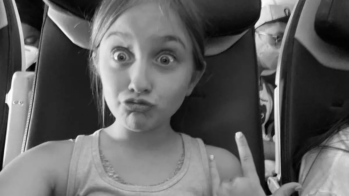 Emerson Kate Cole stirbt, nachdem sie eine Pizza in der Schule isst