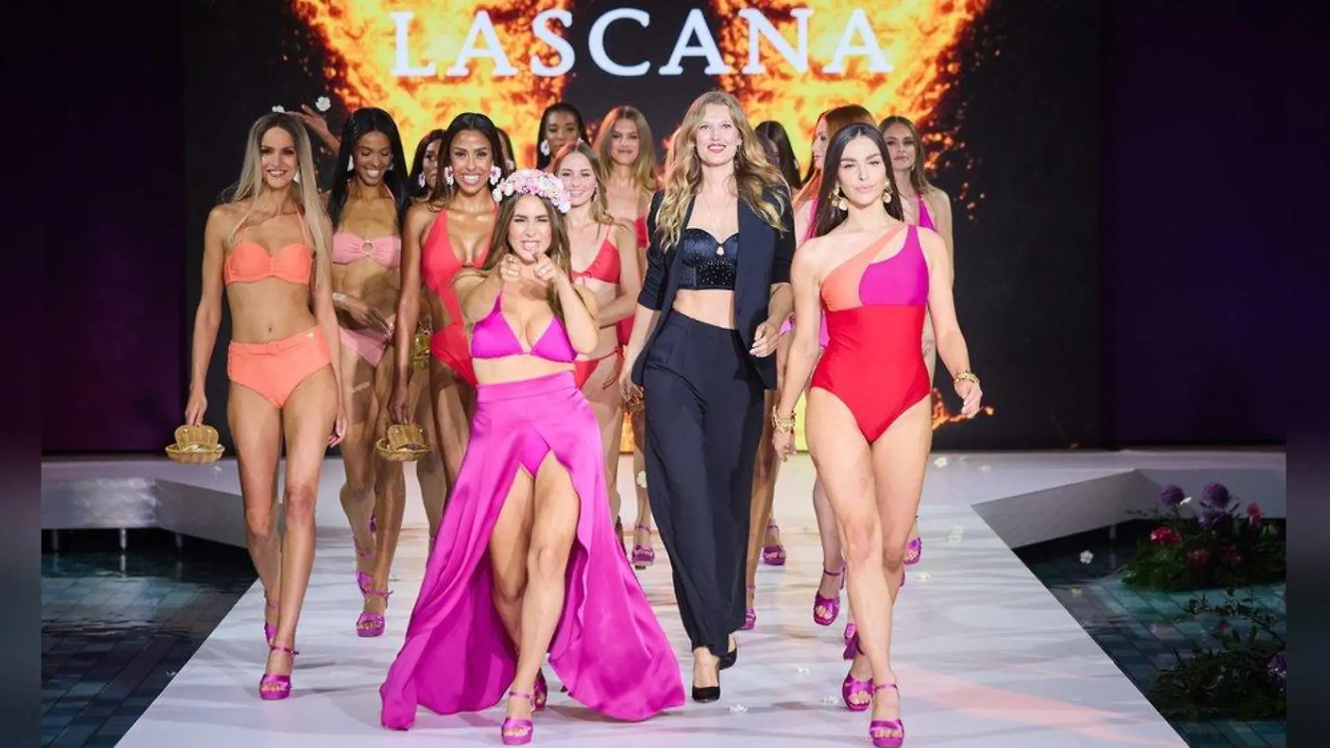An der Seite von Toni Garrn: Jessica Haller feiert ihr Laufsteg-Debüt