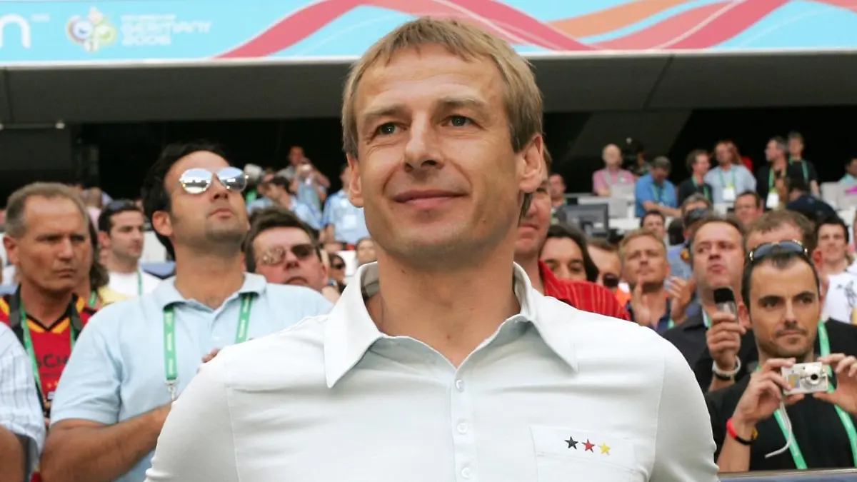 German coach Juergen Klinsmann during the 2nd round match of the 2006 FIFA World Cup between Germany and Sweden in Munich, Germany, Saturday 24 June 2006. DPA/DANIEL KARMANN +++ Mobile Services OUT +++ Please refer to FIFA's terms and conditions +++(c) dpa - Bildfunk+++