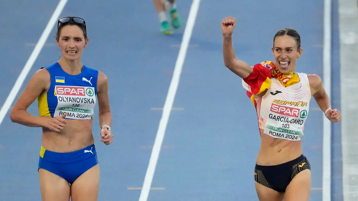 Laura García-Caro (r.) jubelt bei der Leichtathletik-Europameisterschaft in Rom (Italien) bereits - doch zu früh.