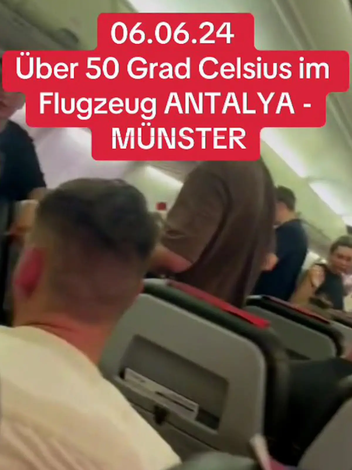 „Wir wurden in einem Flugzeug festgehalten für über eine Stunde bei über 50 Grad Celsius!!!“, schreibt Passagier Hüseyin Cakir.
