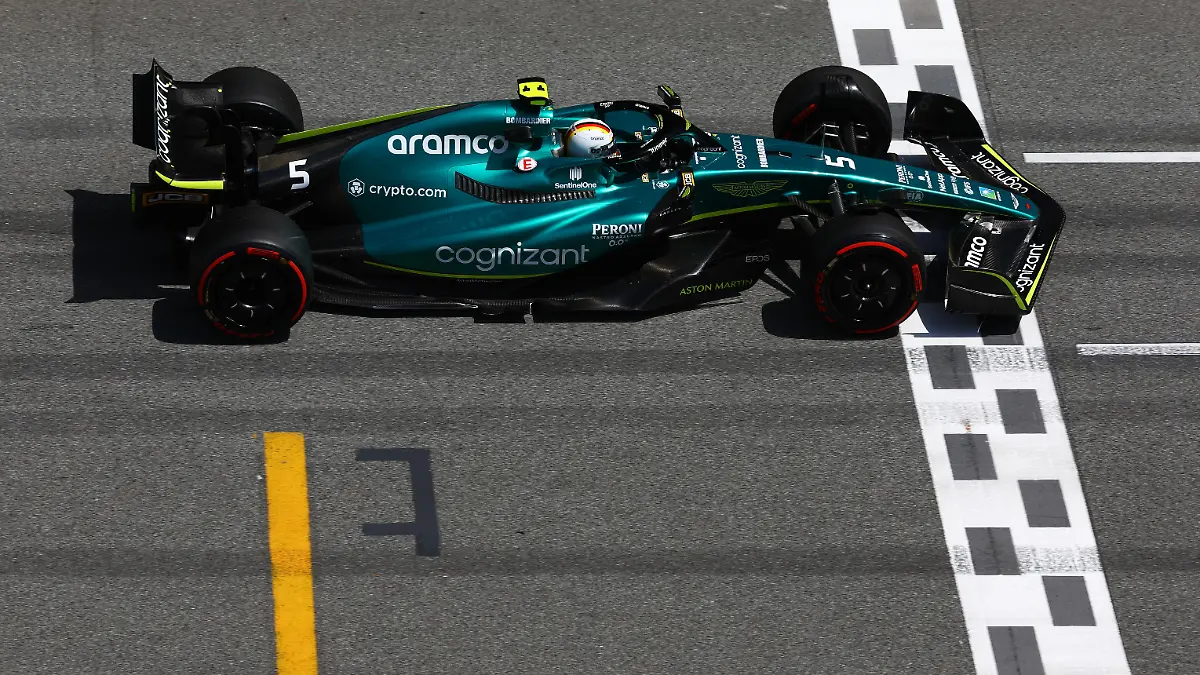 BARCELONA, SPAIN - MAY 20: Sebastian Vettel of Germany driving the (5) Aston Martin AMR22 Mercedes on track during practice ahead of the F1 Grand Prix of Spain at Circuit de Barcelona-Catalunya on May 20, 2022 in Barcelona, Spain. (Photo by Mark Thompson/Getty Images)