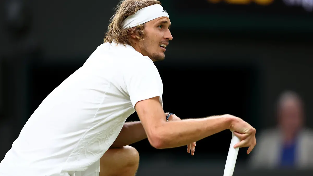 Mandatory Credit: Photo by Simon Dael/Shutterstock 14001530gb Alexander Zverev during his third round match Wimbledon Tennis Championships, Day 6, The All England Lawn Tennis and Croquet Club, London, UK - 08 Jul 2023 Wimbledon Tennis Championships, Day 6, The All England Lawn Tennis and Croquet Club, London, UK - 08 Jul 2023 PUBLICATIONxINxGERxSUIxAUTxHUNxGRExMLTxCYPxROUxBULxUAExKSAxONLY Copyright: xSimonxDael/Shutterstockx 14001530gb