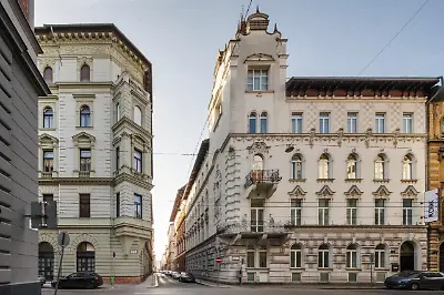 Hotel Ikonik Parlament mit Direktflügen