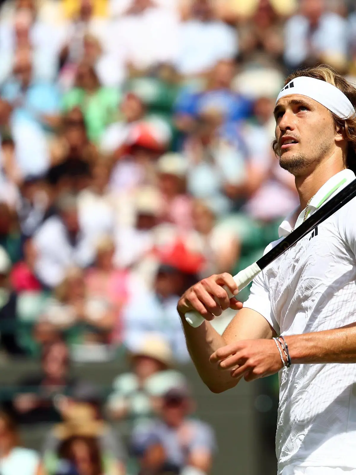 Mandatory Credit: Photo by Simon Dael/Shutterstock 13995920by Alexander Zverev celebrates victory in his first round match Wimbledon Tennis Championships, Day 4, The All England Lawn Tennis and Croquet Club, London, UK - 06 Jul 2023 Wimbledon Tennis Championships, Day 4, The All England Lawn Tennis and Croquet Club, London, UK - 06 Jul 2023 PUBLICATIONxINxGERxSUIxAUTxHUNxGRExMLTxCYPxROUxBULxUAExKSAxONLY Copyright: xSimonxDael/Shutterstockx 13995920by