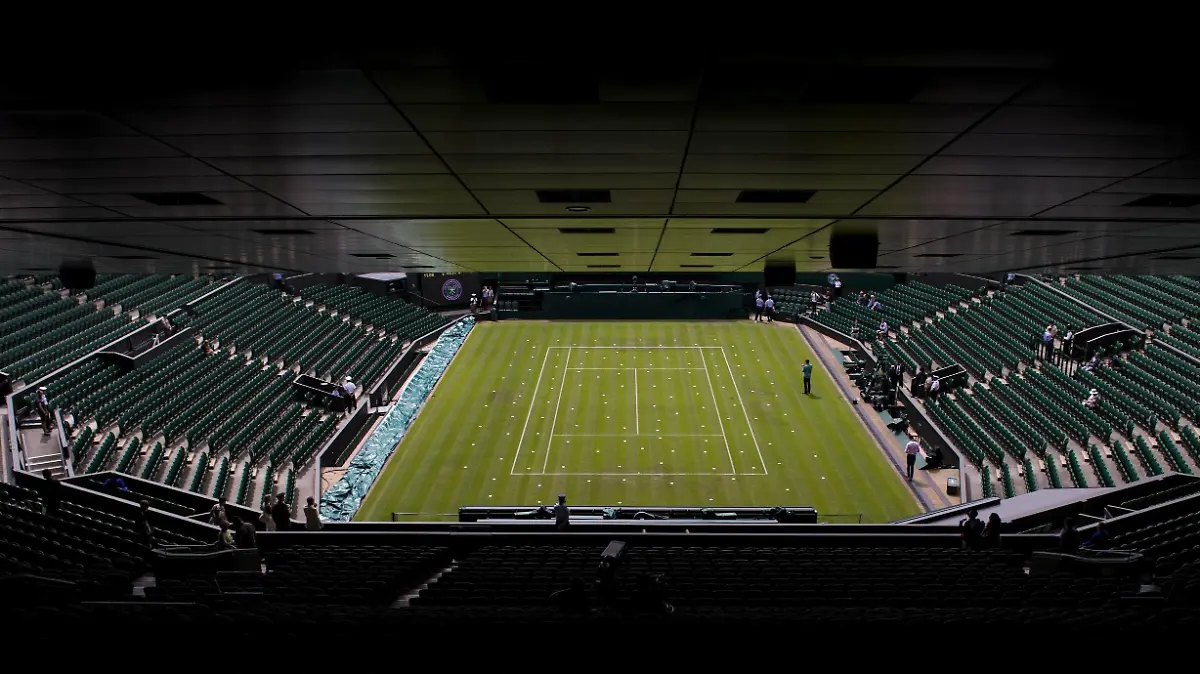160628 Interiör över Centre Court under tennisturneringen Wimbledon den 28 juni 2016 i London. PUBLICATIONxINxGERxSUIxONLY Copyright: PETTERxARVIDSON BB160628PA045