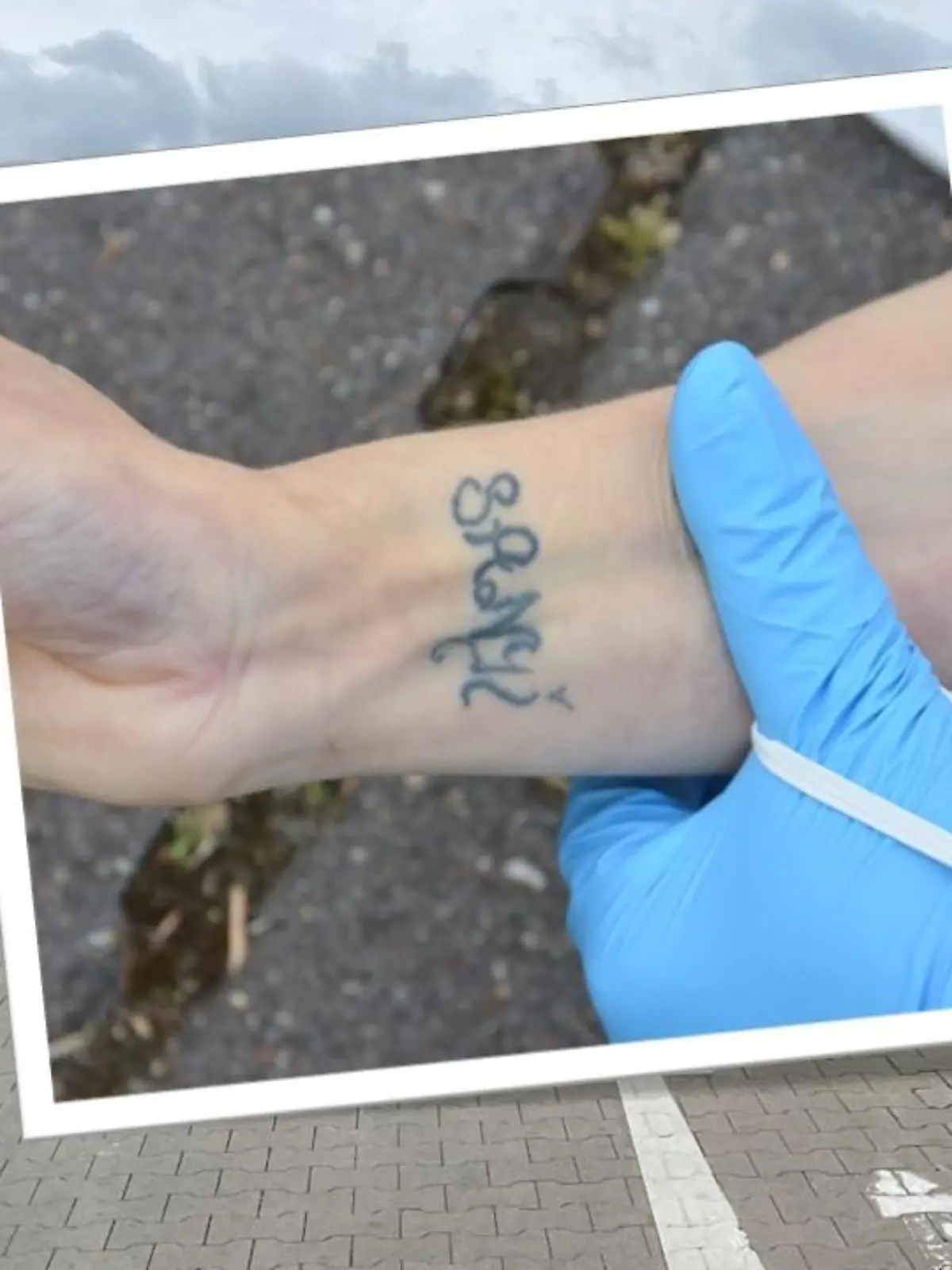 Hinweise aus der Bevölkerung ermöglichten der Polizei die Identifizierung der Toten. Ein wichtiges Merkmal: Das Tattoo auf dem Unterarm der Frau.