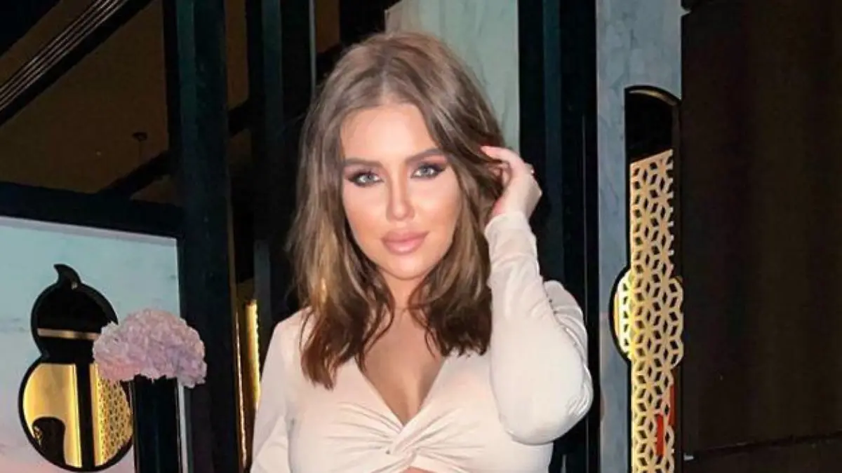 Kim Gloss hat den Babyglow