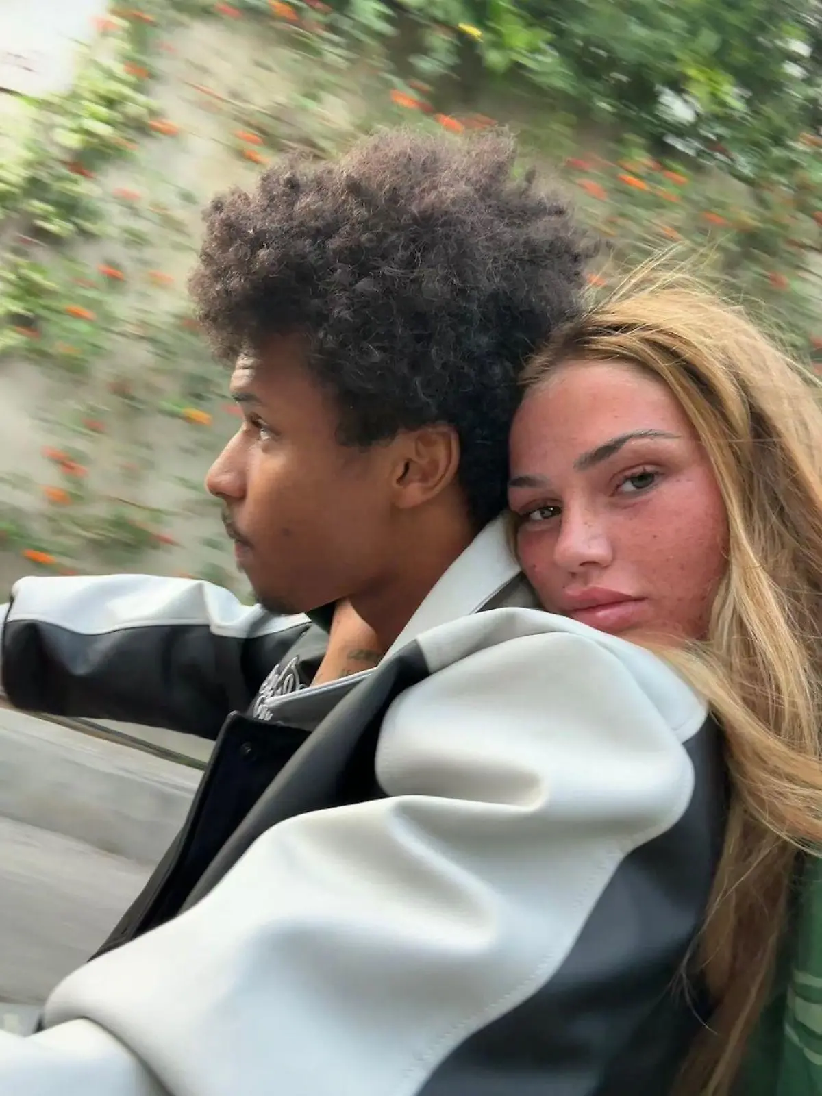Die Rapperin Loredana zeigt erstmals öffentlich Fotos mit BVB-Star Karim Adeyemi.
