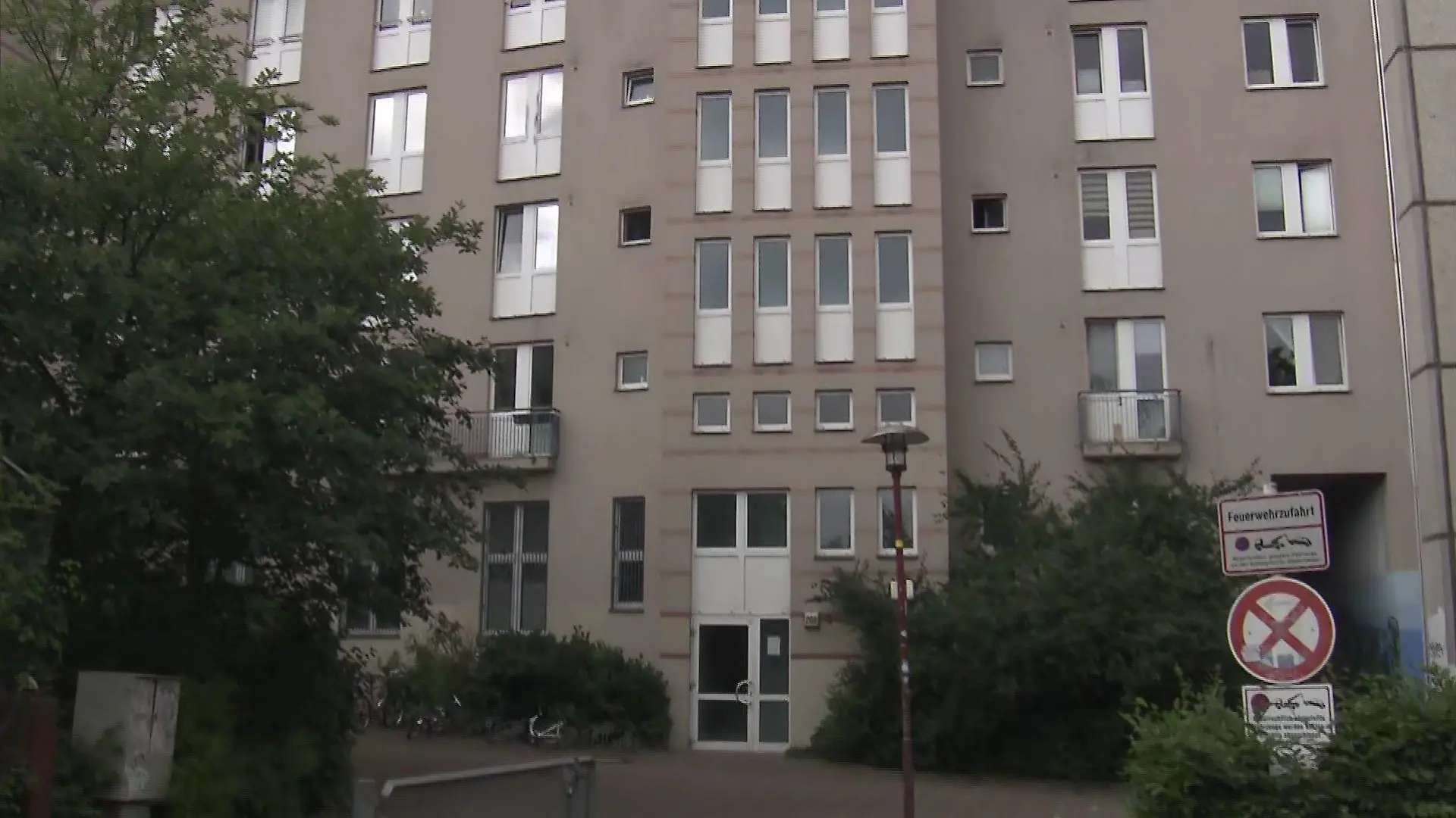 Aus diesem Haus warf die Mutter das Kind