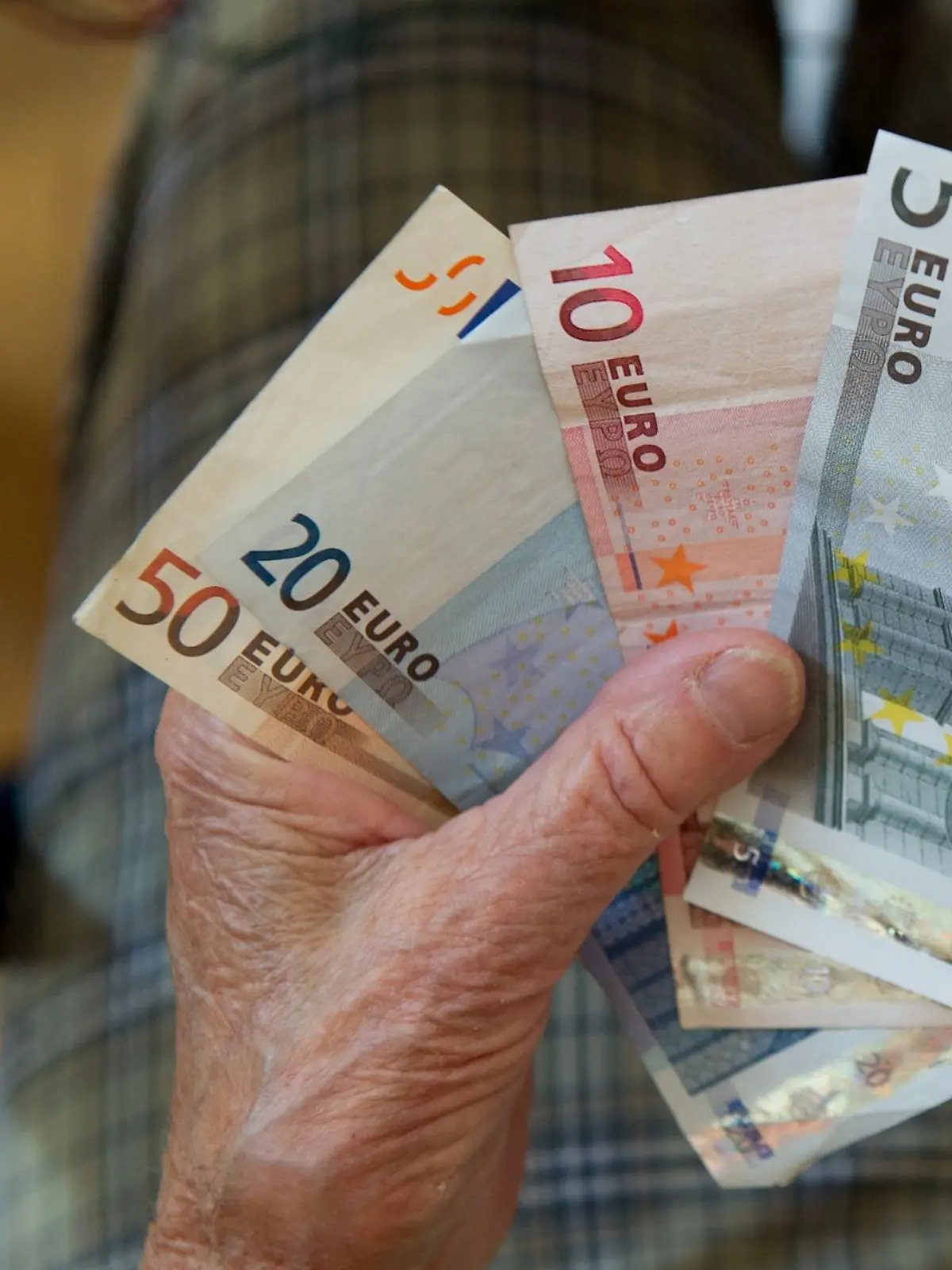 Bild zu: "Satte Steigerung! Mehr Geld für Rentner ab 1. Juli"