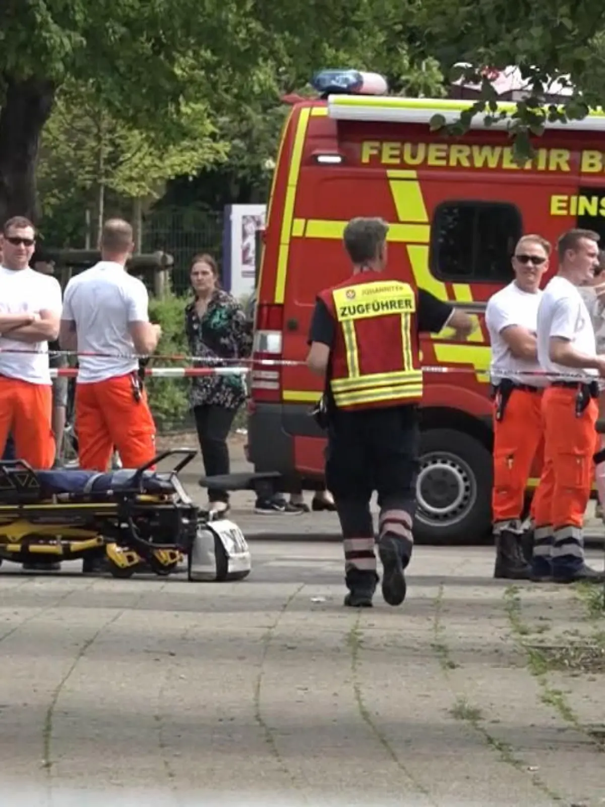 Schüsse an einem Bremerhavener Gymnasium. Am Donnerstagmorgen kam es am Lloyd-Gymnasium in der Innenstadt offenbar zu einem Amoklauf.