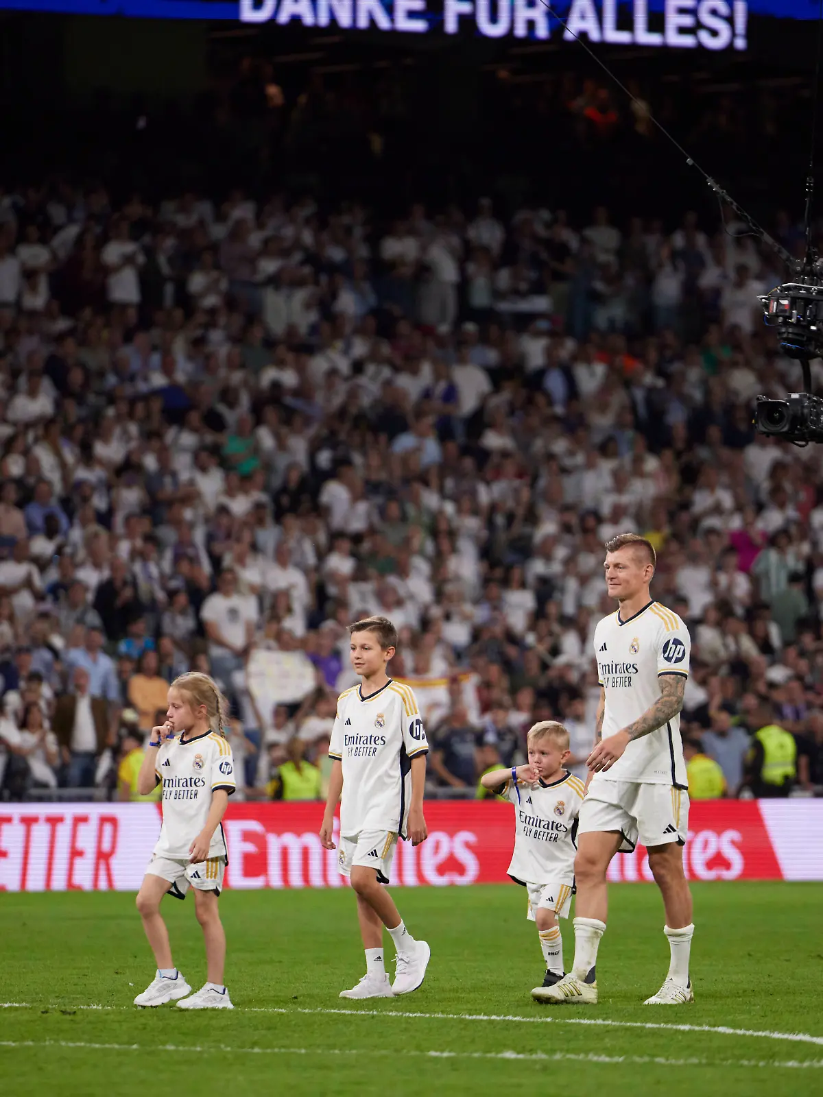 Bild zu: "Titel-Befehl! Kroos-Kinder erwarten EM-Sieg"
