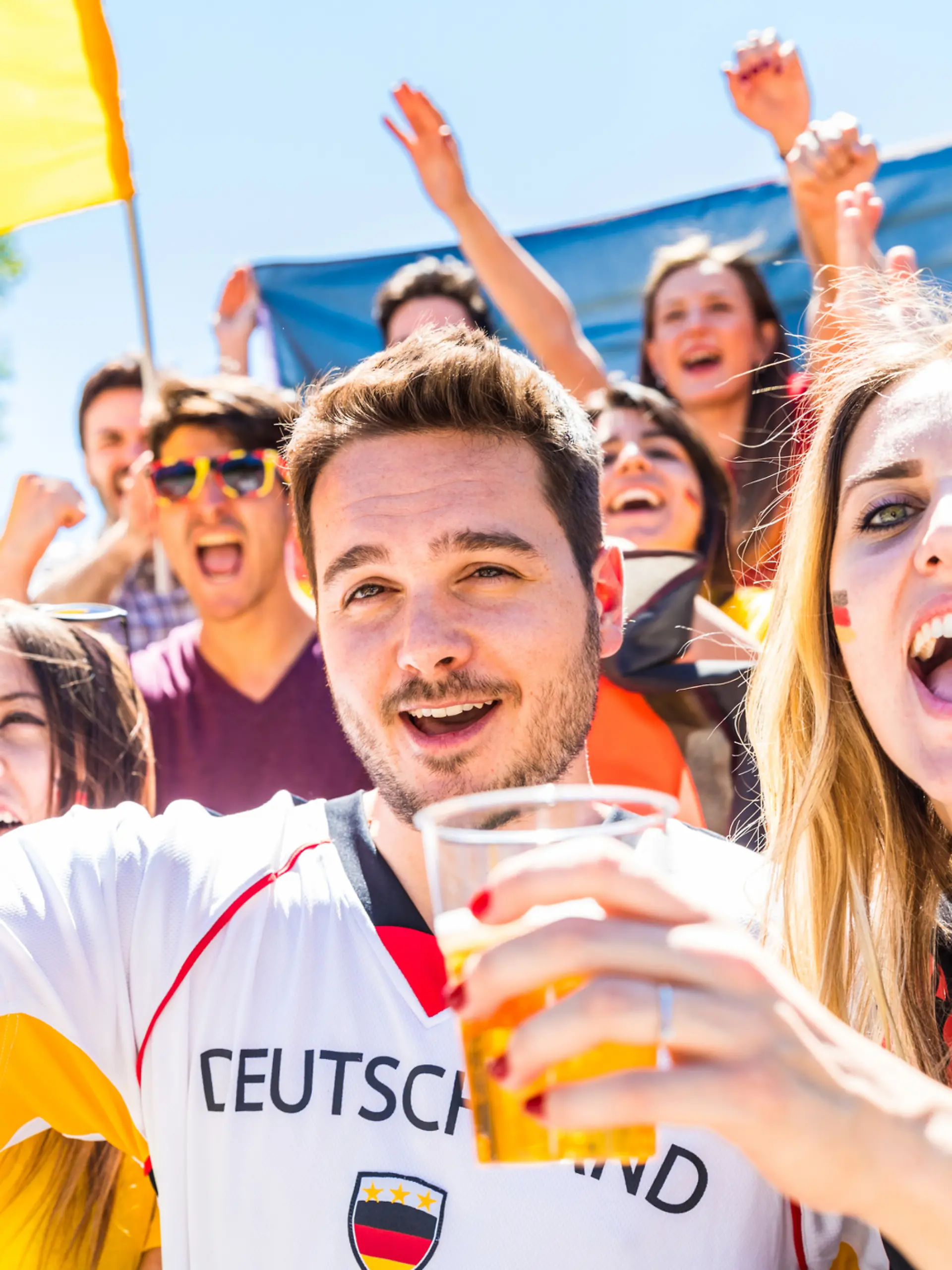 Deutsche Fußballfans feiern.