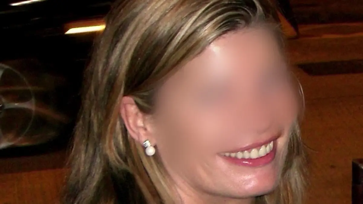 Wird jetzt endlich der Mord an der Flugbegleiterin Claudia K. aus Velbert gelöst? 2007 findet ihr 14-jähriger Sohn die Leiche seiner Mutter. Jetzt endlich kommt Bewegung in den Cold Case: neue DNA-Spuren haben die Ermittler zu einem Verdächtigen geführt! Der Prozess, der jetzt in Wuppertal begonnen hat, deckt eine unglaubliche Geschichte auf.