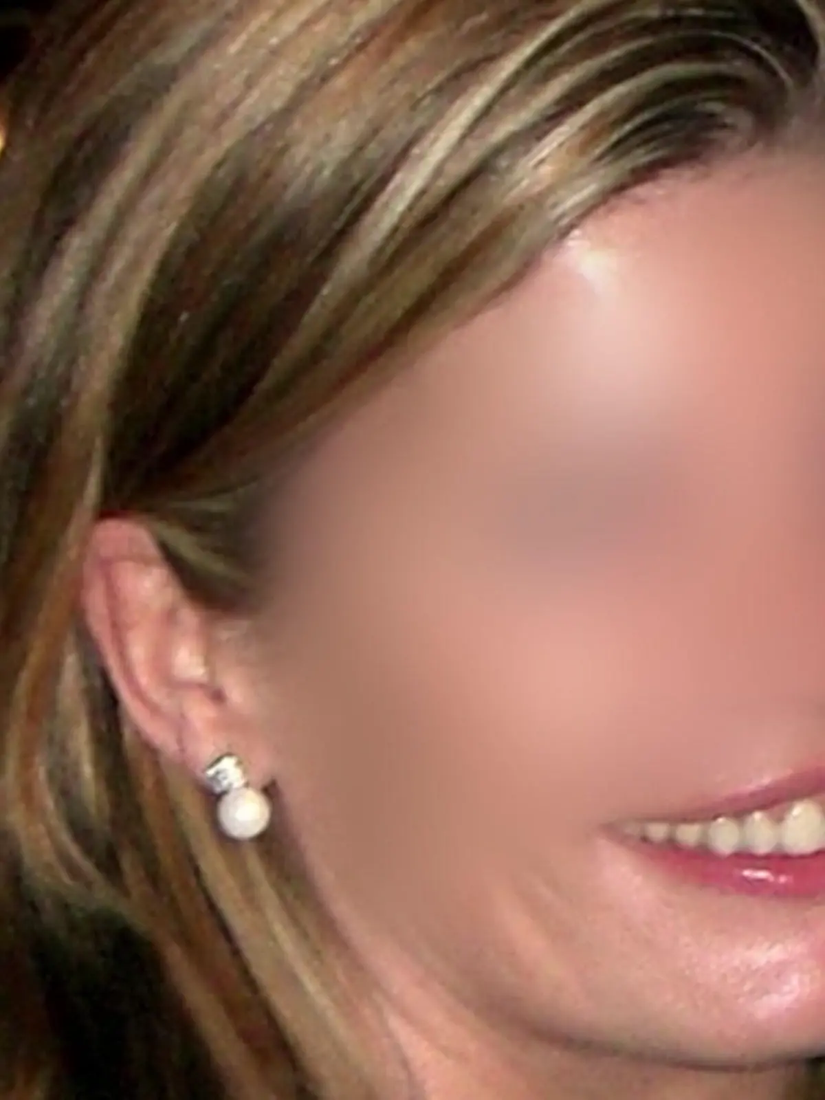 Wird jetzt endlich der Mord an der Flugbegleiterin Claudia K. aus Velbert gelöst? 2007 findet ihr 14-jähriger Sohn die Leiche seiner Mutter. Jetzt endlich kommt Bewegung in den Cold Case: neue DNA-Spuren haben die Ermittler zu einem Verdächtigen geführt! Der Prozess, der jetzt in Wuppertal begonnen hat, deckt eine unglaubliche Geschichte auf.