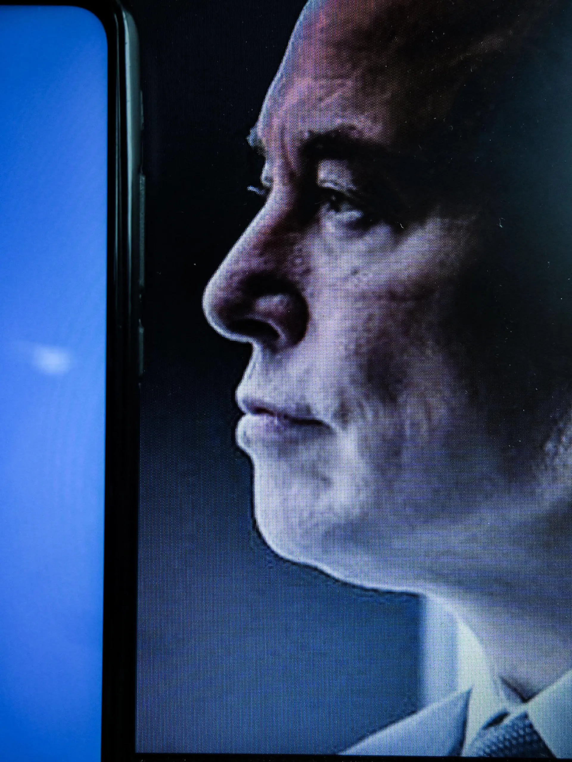 April 25, 2022, Clermont Ferrand, Auvergne Rhone Alpes, France: ELON MUSK wants to buy Twitter. The social media said it would agree with MUSK S proposition. Clermont Ferrand France - ZUMAf173 20220425_zip_f173_010 Copyright: xAdrienxFillonx