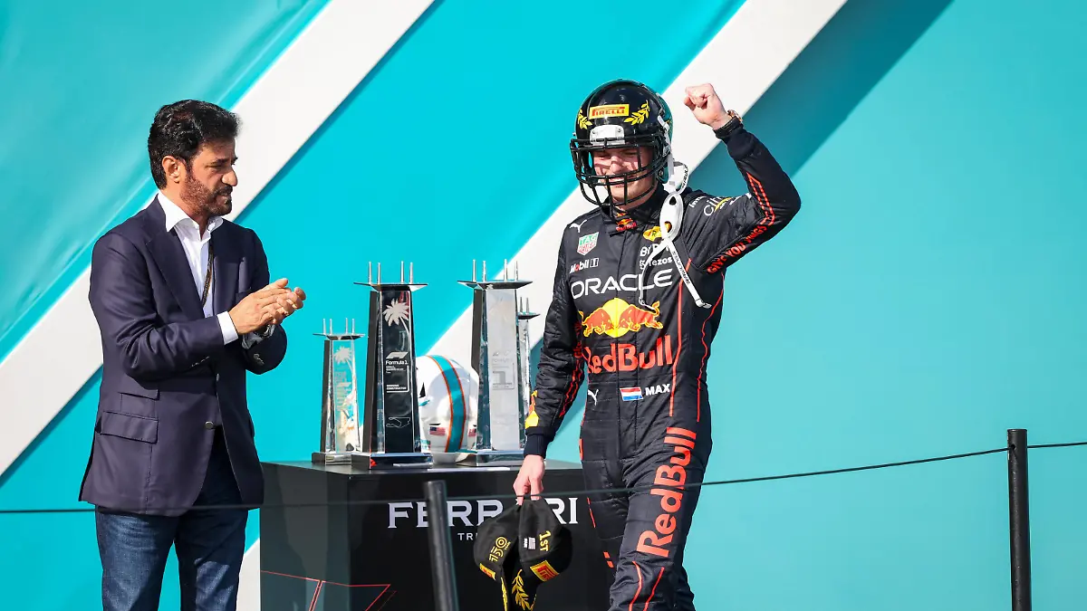 FIA president Mohammed ben Sulayem with winner VERSTAPPEN Max ned, Red Bull Racing RB18, portrait podium during the Formula 1 Crypto.com Miami Grand Prix 2022, 5th round of the 2022 FIA Formula One World Championship, WM, Weltmeisterschaft on the Miami International Autodrome, from May 6 to 8, 2022 in Miami Gardens, Florida, United States of America - F1 - MIAMI GRAND PRIX 2022 - RACE DPPI/Panoramic PUBLICATIONxNOTxINxFRAxITAxBEL GOOD1300