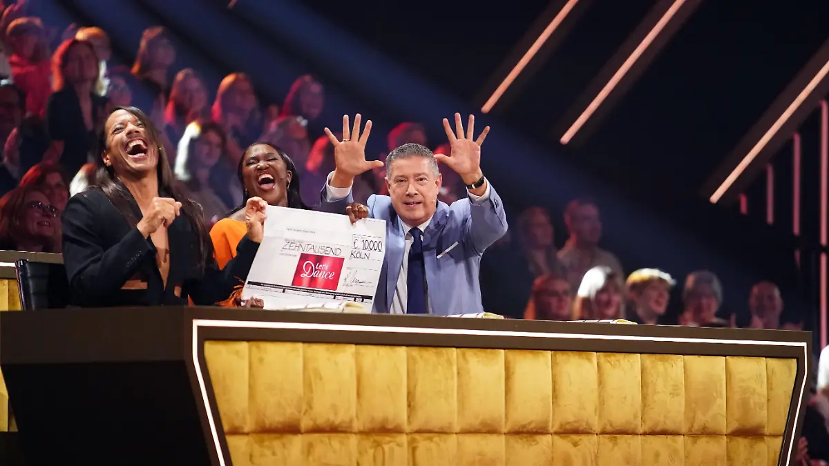 Die Jury mit Jorge González (l.), Motsi Mabuse und Joachim Llambi