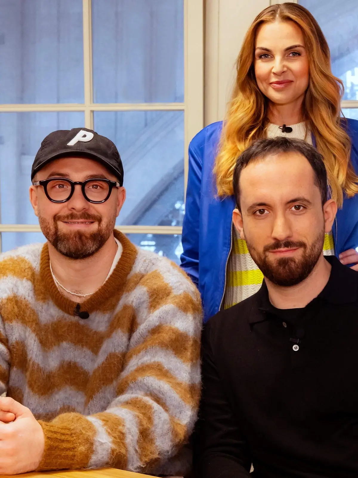Mark Forster (l.) und Igor Levit mit Moderatorin Annika Lau