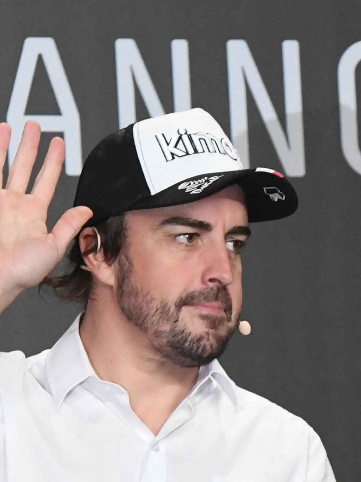 ARCHIV - 24.10.2019, Spanien, Salou: Fernando Alonso aus Spanien spricht auf einer Pressekonferenz. Alonso will bei seinem Formel-1-Comeback keine Zeit verlieren. Der zweimalige Weltmeister bereitet sich bereits mit Hochdruck auf seine Rückkehr im kommenden Jahr für Renaults Team Alpine F1 vor. (zu dpa: «Alles für den Erfolg: Rückkehrer Alonso will am Neujahrstag arbeiten») Foto: Sandro Delaere/BELGA/dpa +++ dpa-Bildfunk +++