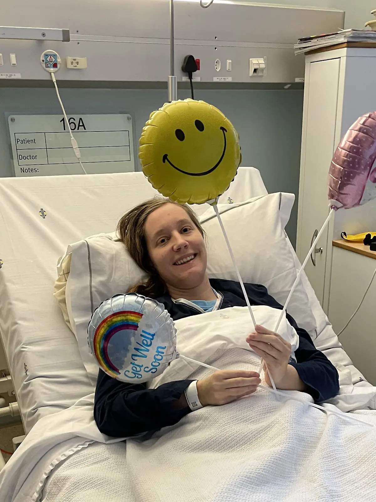 Jessika Nilsson nach ihrem Uber-Unfall im März 2024 im Krankenhaus. 