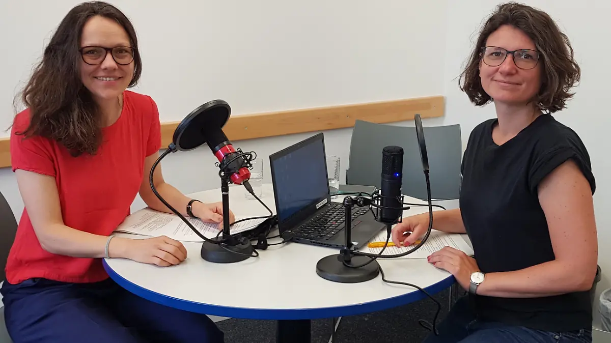 In dem Podcast True Criminology gehen Dr. Nicole Bögelein (Universität zu Köln) und Prof. Dr. Gina Rosa Wollinger (HSPV NRW) der Frage nach, was Kriminalität eigentlich ist.