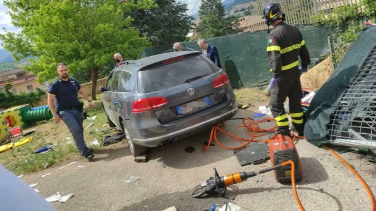 War die Handbremse an dem steilen Berg etwa nicht angezogen?