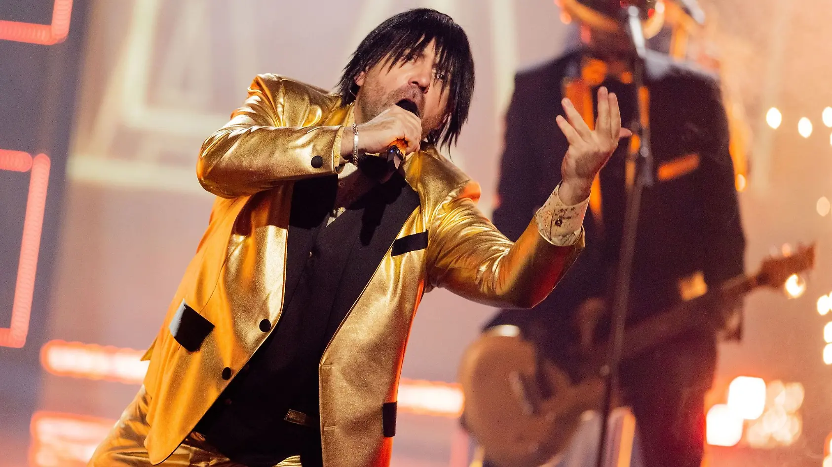 Irrer Zoff zwischen „Unsere Kurve” und Ballermann-Star