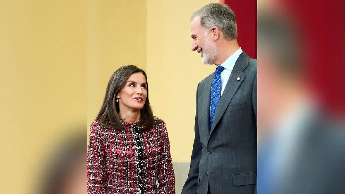 Felipe und Letizia von Spanien tauschen liebevolle Blicke aus