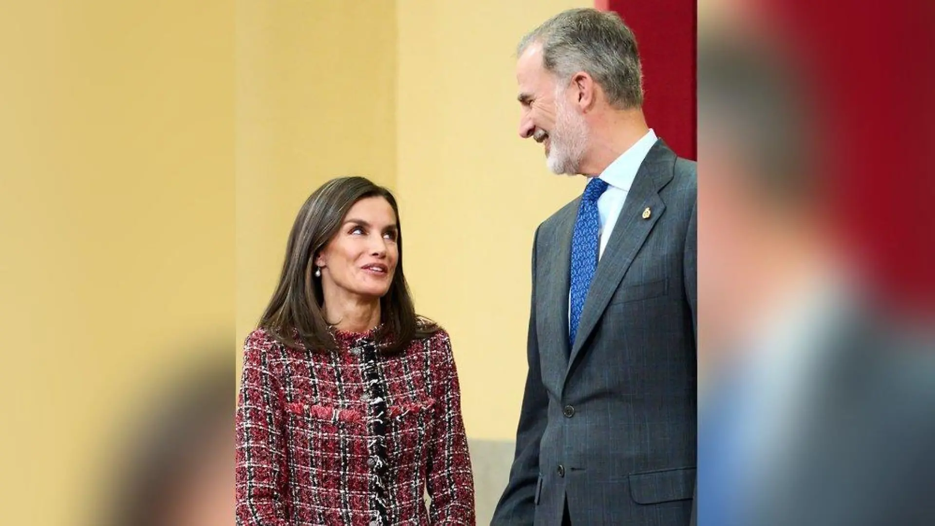 Felipe und Letizia von Spanien tauschen liebevolle Blicke aus