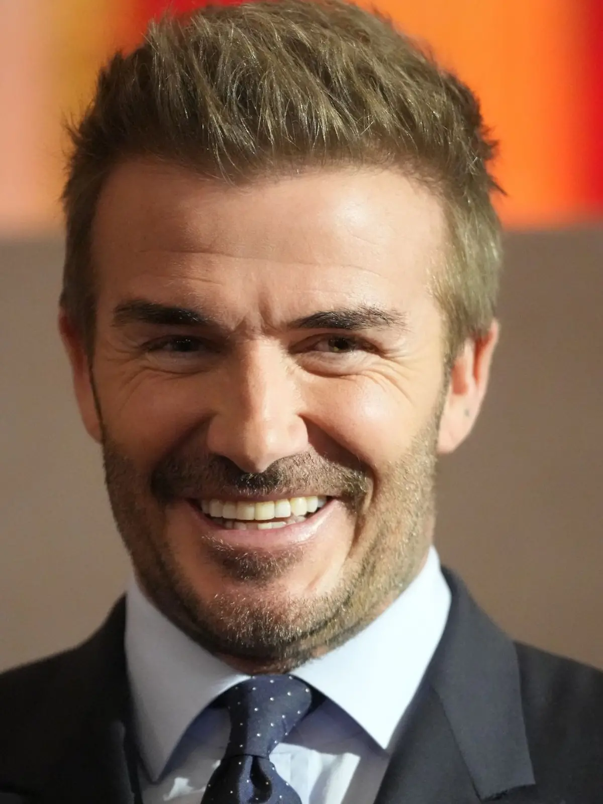 Bild zu: "David Beckham zum Ritter geschlagen"