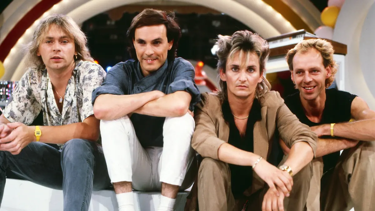 Peter Schilling mit seiner Band in den 80er Jahren bei der Aufzeichnung der Sendung „Die Spielbude".