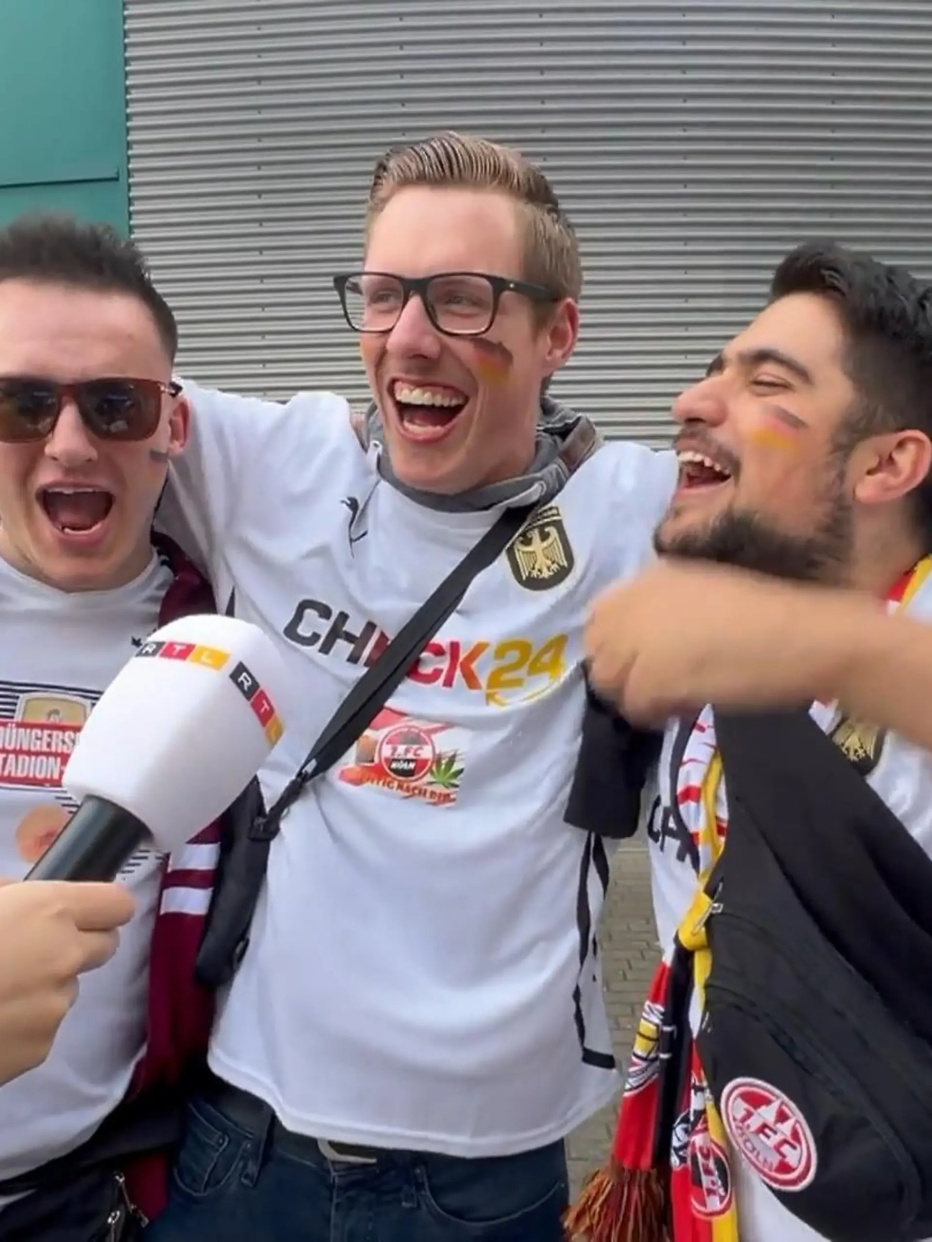 Bild zu: "„Wir kommen ins Halbfinale!“ Deutsche Fans feiern erste EM-Party"