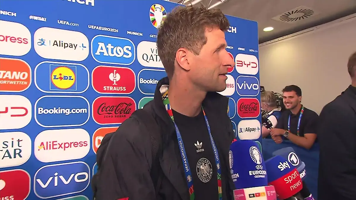 Thomas Müller schwärmt von seiner Mannschaft Nach Kantersieg
