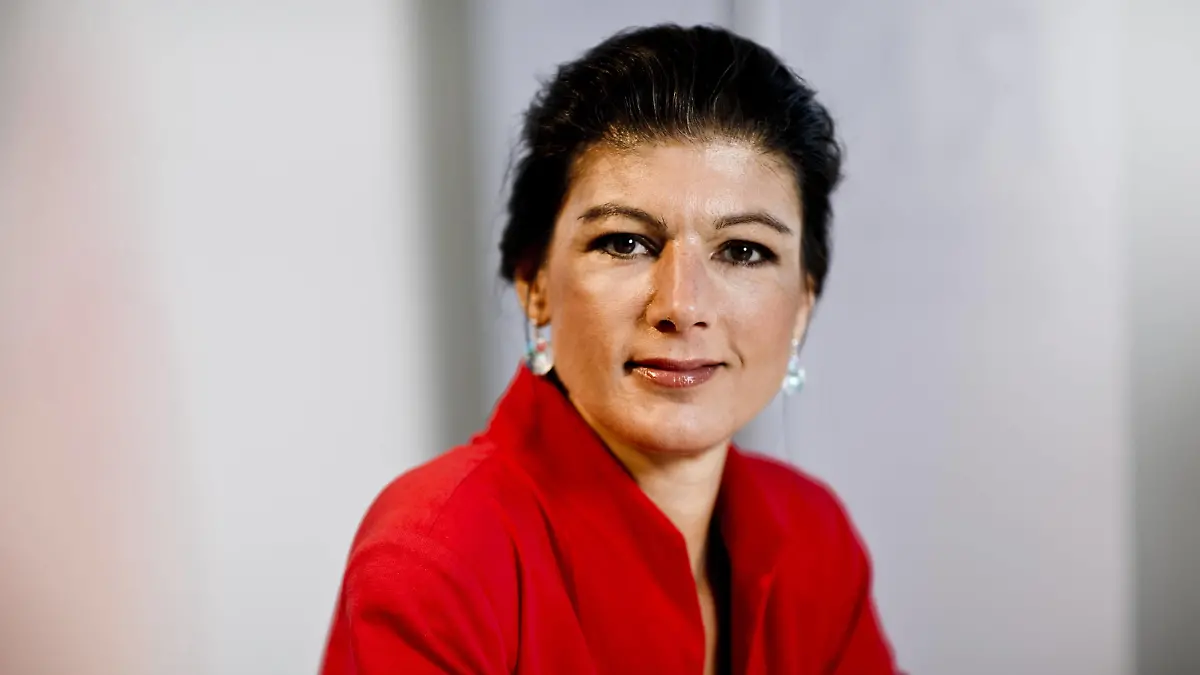 Sahra Wagenknecht, Fraktionsvorsitzende der Partei Die Linke im Bundestag im Interview Berlin, 20.09.2016. Berlin Deutschland PUBLICATIONxINxGERxSUIxAUTxONLY Copyright: xMichaelxGottschalkx

Sahra Wagenknecht Group Chairman the Party the Left in Bundestag in Interview Berlin 20 09 2016 Berlin Germany PUBLICATIONxINxGERxSUIxAUTxONLY Copyright xMichaelxGottschalkx  