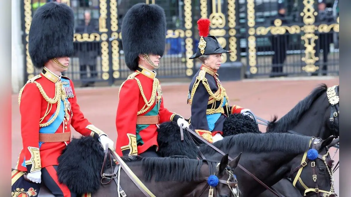 "Trooping the Colour": William, Edward und Anne reiten mit