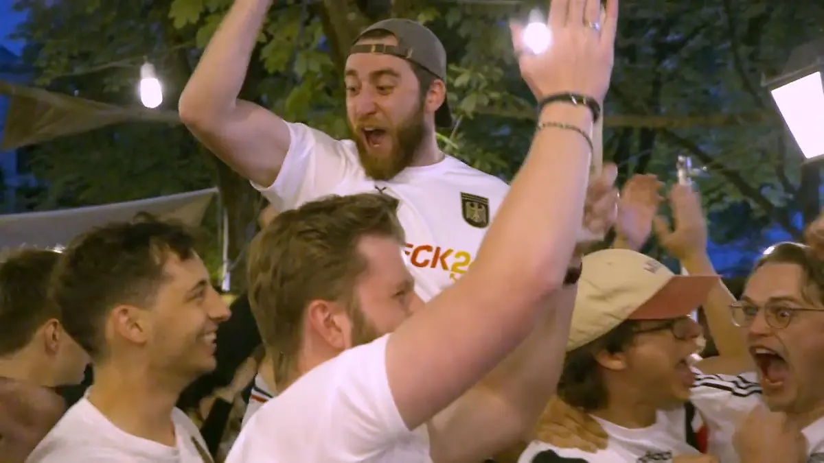 Fans sind sich sicher: Wir bekommen ein neues Sommermärchen Deutschland bebt nach EM-Auftakt