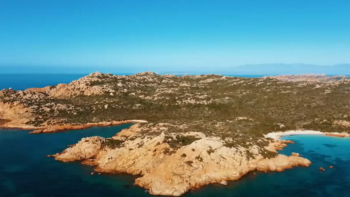 Die Insel Budelli aus der Luft.