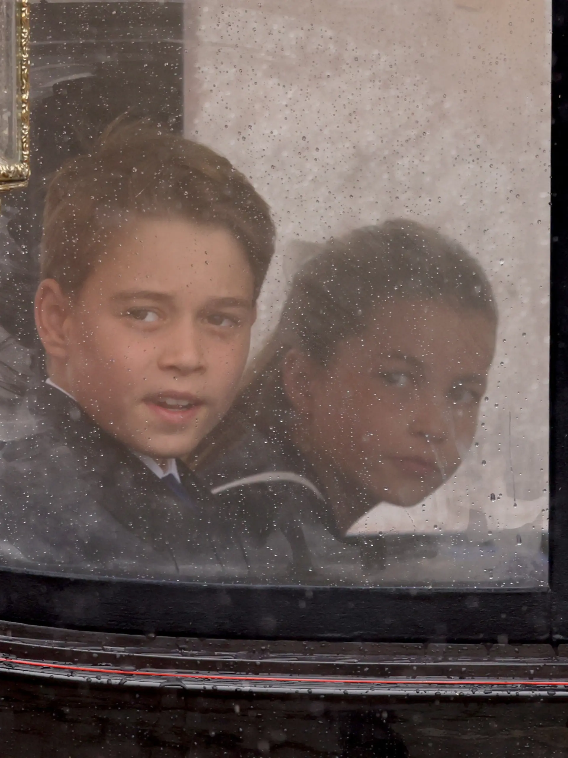 Prinz George und Prinzessin Charlotte beim „Trooping the Colour”-Event in London.