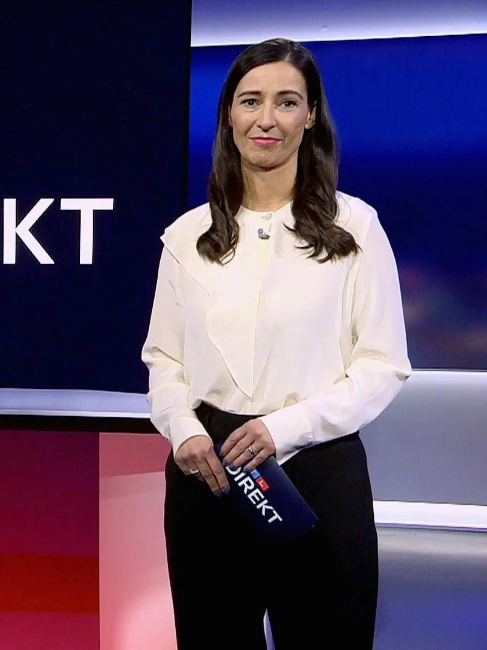 Moderatorin Pinar Atalay und Moderator Jan Hofer
+++ Die Verwendung des sendungsbezogenen Materials ist nur mit dem Hinweis und Verlinkung auf RTL+ gestattet. +++