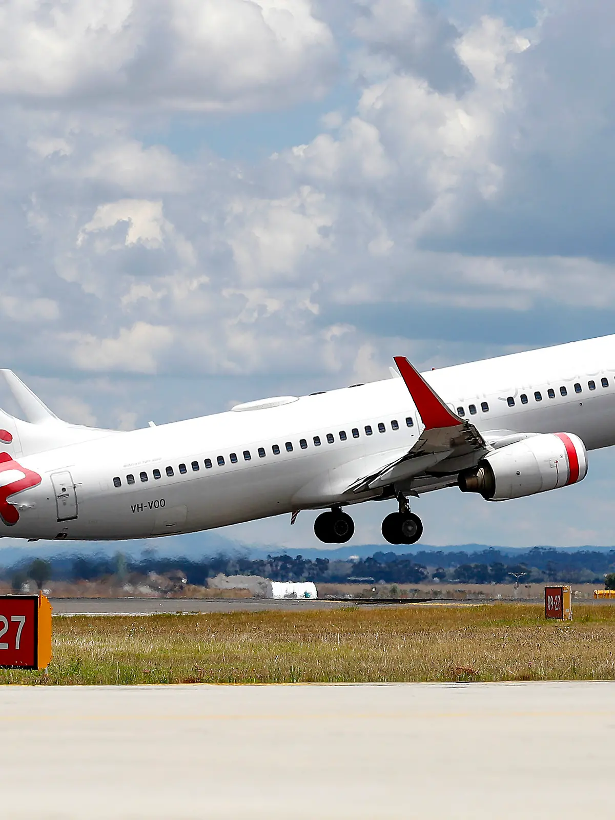 Ein Flugzeug der Virgin Australia musste außerplanmäßig landen, nachdem ein Triebwerk in Brand geraten war. 